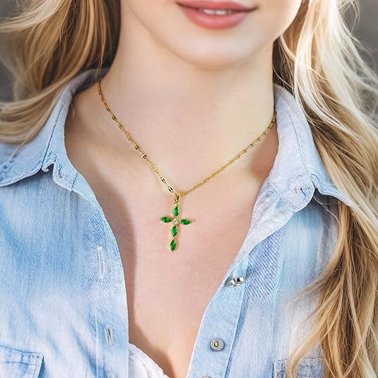 Arany Smaragd Marquise Cross Nyaklánc