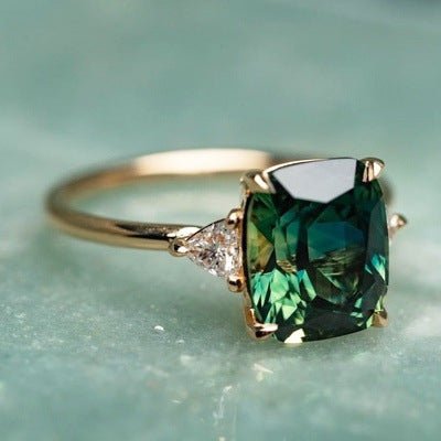 Vintage-Inspired Green Gemstone Gyűrű | Arany