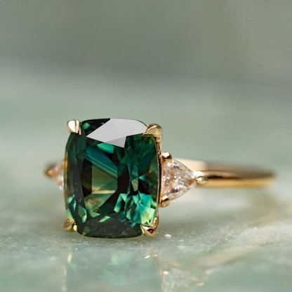 Vintage-Inspired Green Gemstone Gyűrű | Arany