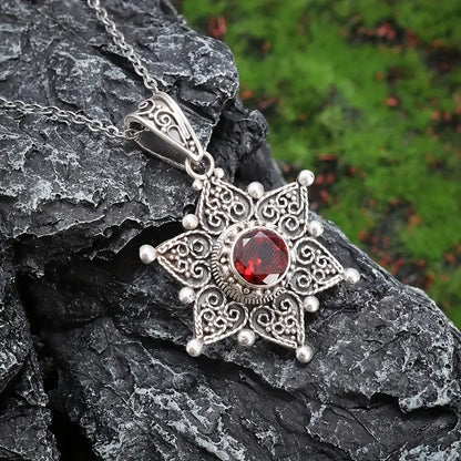 Ezüst Rubin Star Pendant Nyaklánc